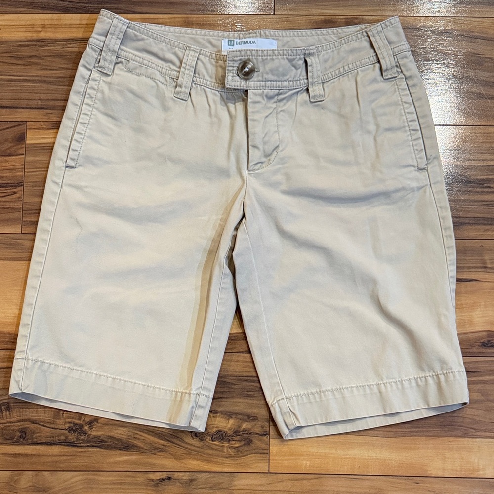 Women’s Gap Khaki Bermuda Shorts